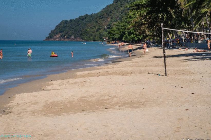 Bela peščena plaža - najboljša v Koh Changu