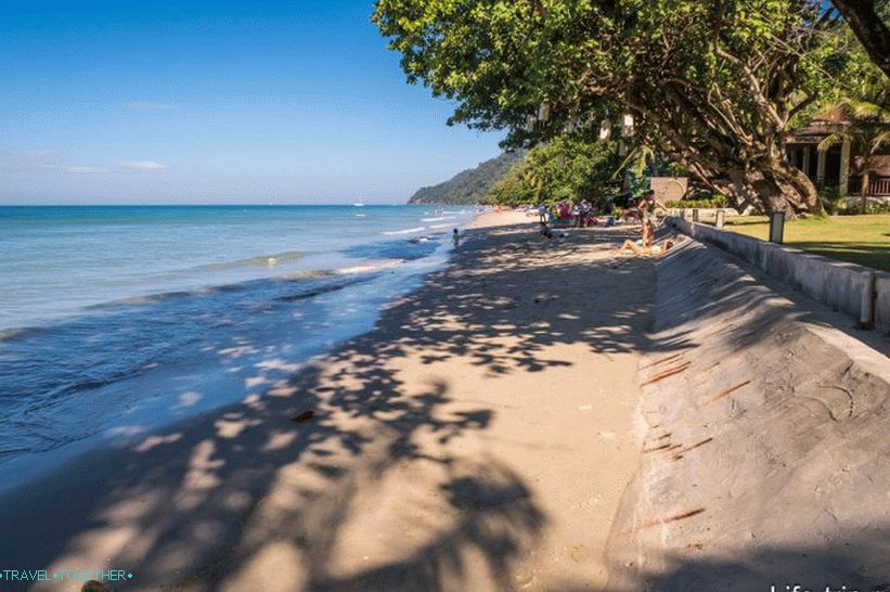 Bela peščena plaža - najboljša v Koh Changu
