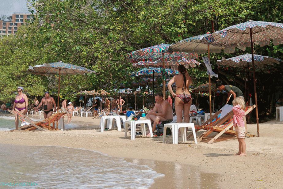 Na rtu v južnem delu plaže
