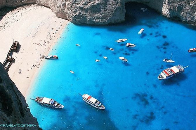 Počitnice na plaži v Grčiji - dotik morja