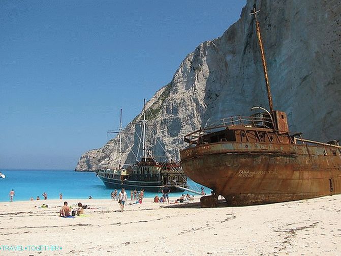 Počitnice na plaži v Grčiji - dotik morja