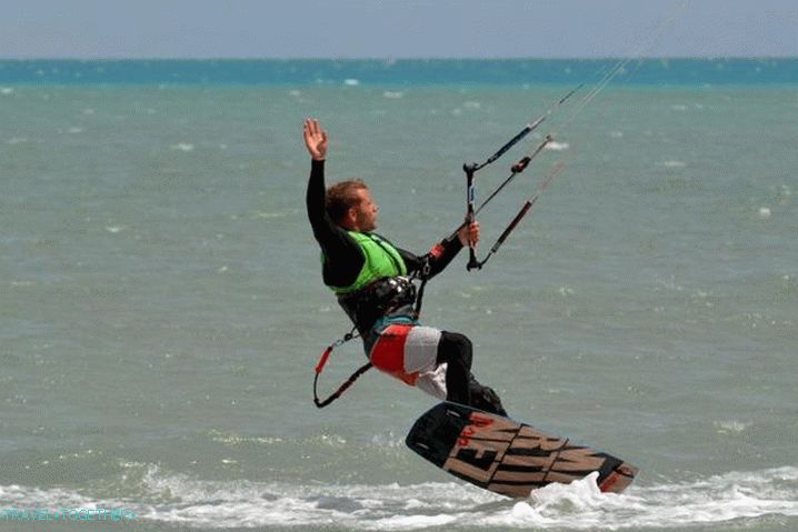 Vreme v Hurgadi februarja, šola Kite Playkite v Hurgadi