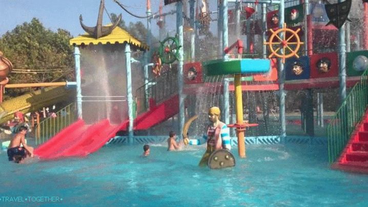 Počitnice z otroki v Solunu, Waterland Water Park