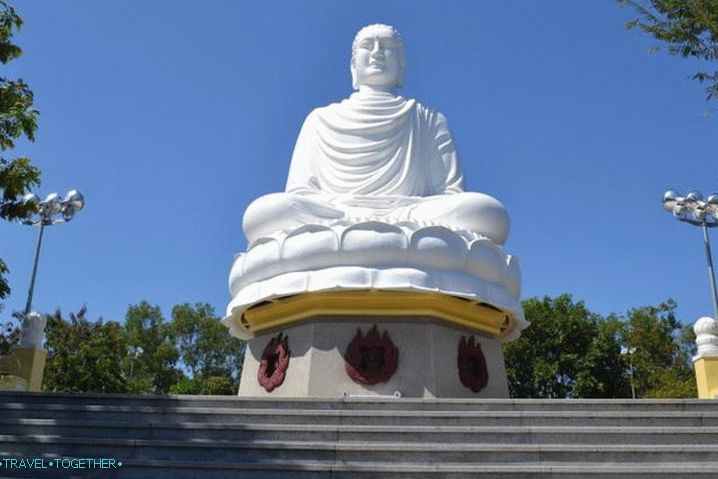 Nha Trang, Pagoda Longshon