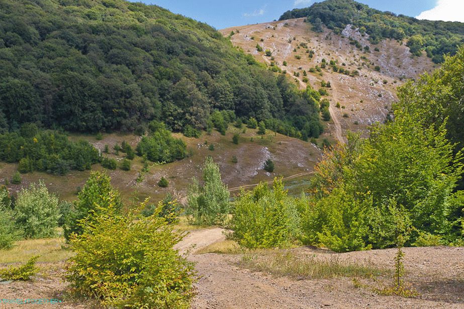 Približujemo se parkirišču East Suata