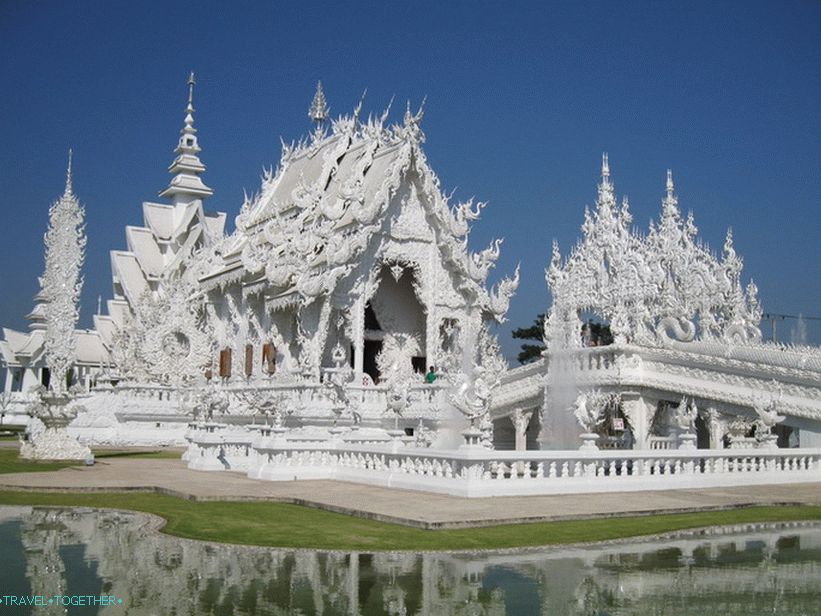 Beli tempelj v Chiang Raiju