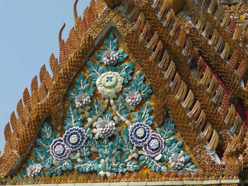 Obrnjeni tajski tempelj