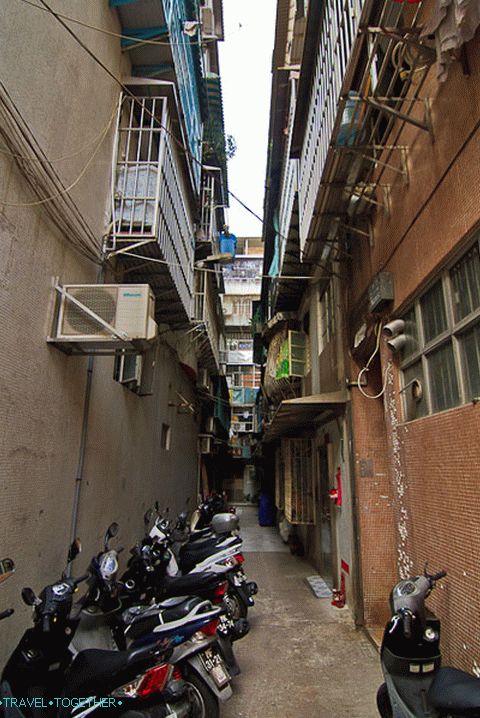 Na ulicah Macauja