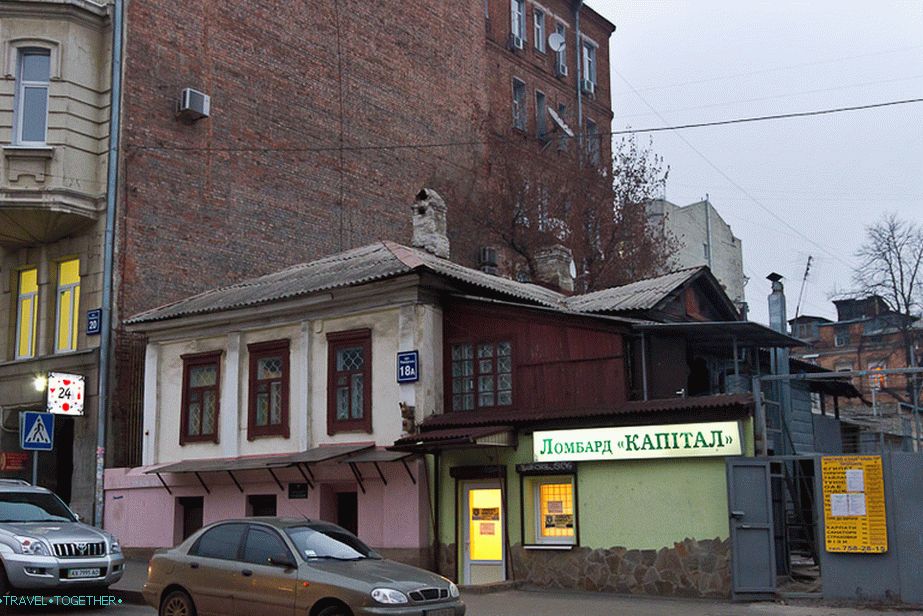 Male hiše v centru
