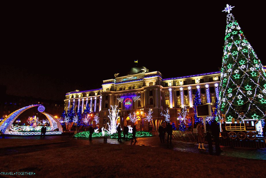 Station Square v večernih urah
