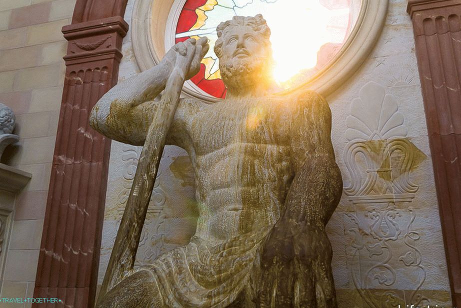 Zeus iz starega parka v Kabardinki