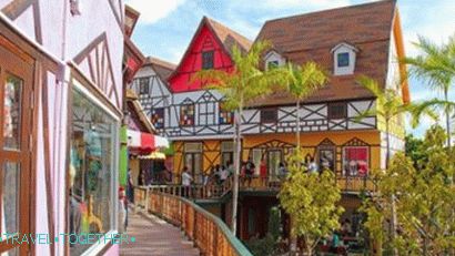 Zabava v Jomtienu - Mimosa Plaza