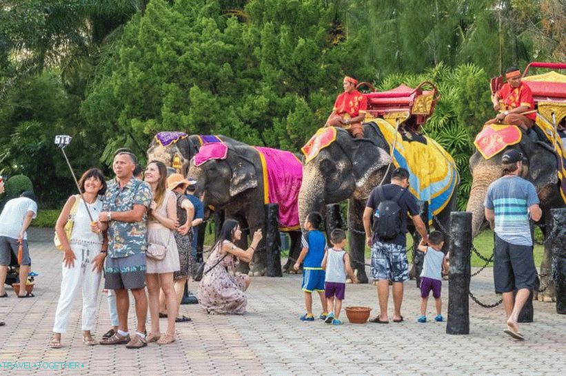 Phuket Fantasy Show - moj pregled največjega zabaviščnega parka