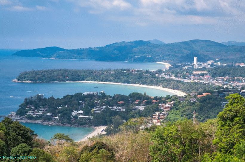 Pogled z razgledne točke na 3 plaže: Kata Noi, Kata, Karon