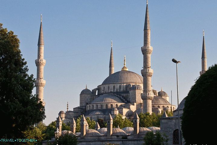 Sultanahmet (Modra mošeja) v Istanbulu.