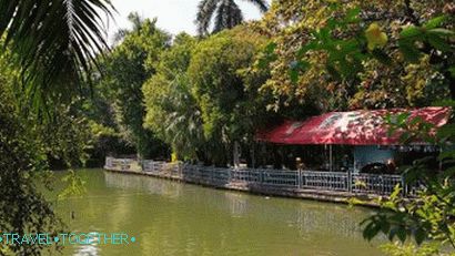 Zoo Dusit (Dusit Zoo) v Bangkoku