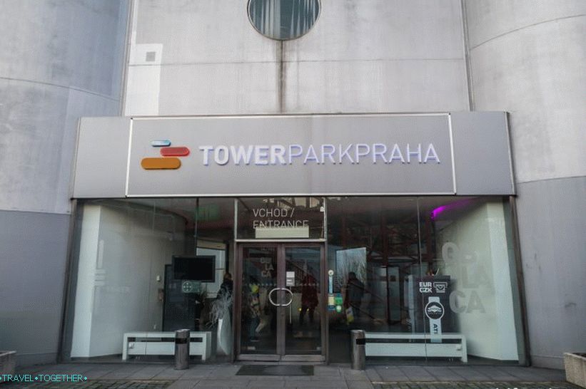 Televizijski stolp v Pragi je futuristični ponos Češke