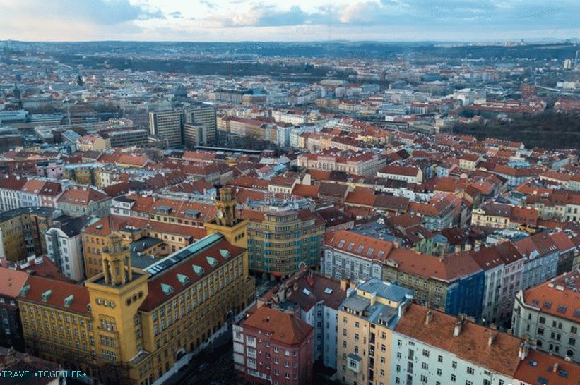 Televizijski stolp v Pragi je futuristični ponos Češke