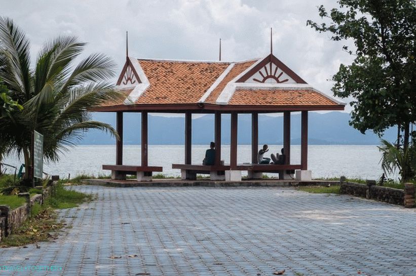 Thong Sala - pristanišče in največje naselje na Phanganu