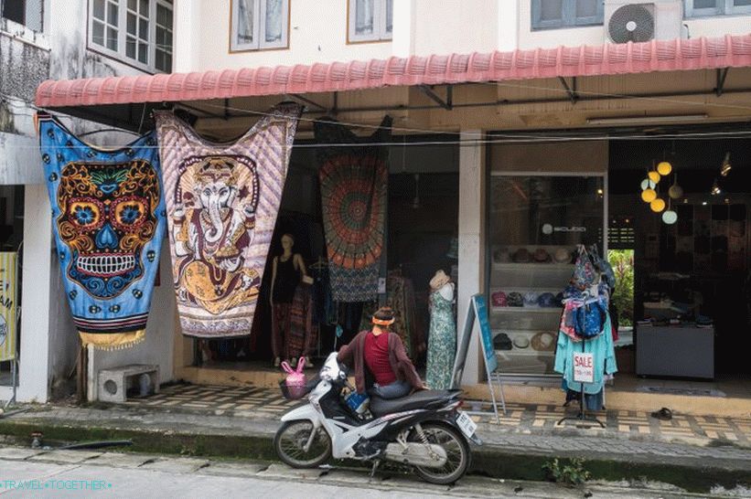 Thong Sala - pristanišče in največje naselje na Phanganu