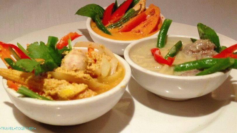 Tajska hrana - zeleni, rdeči in rumeni curry