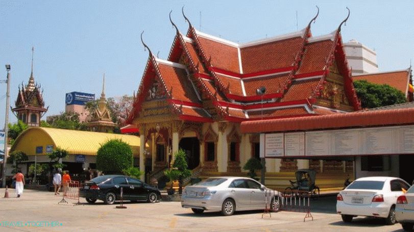 Tempelj Wat Ampharama v Hua Hinu