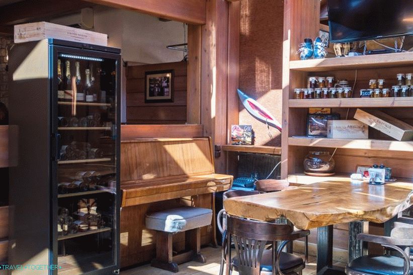 Taverna Trikoni v Krasniy Polyana - 50% popust na happy hour