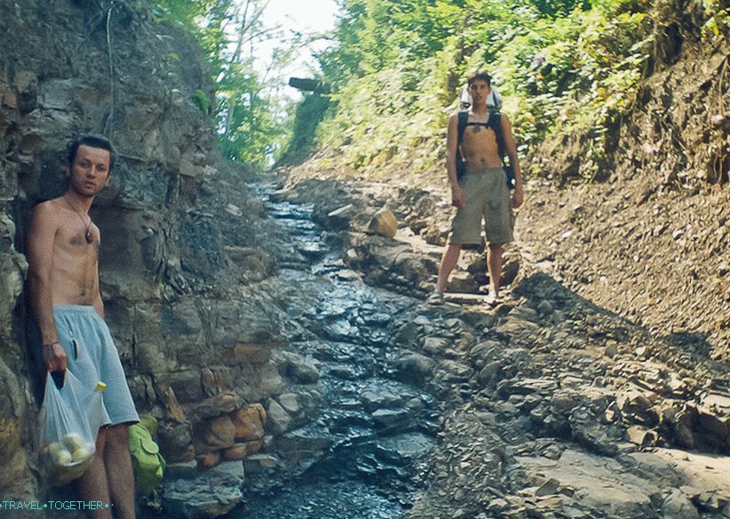 Walkers - v šeškanju in s paketom jabolk