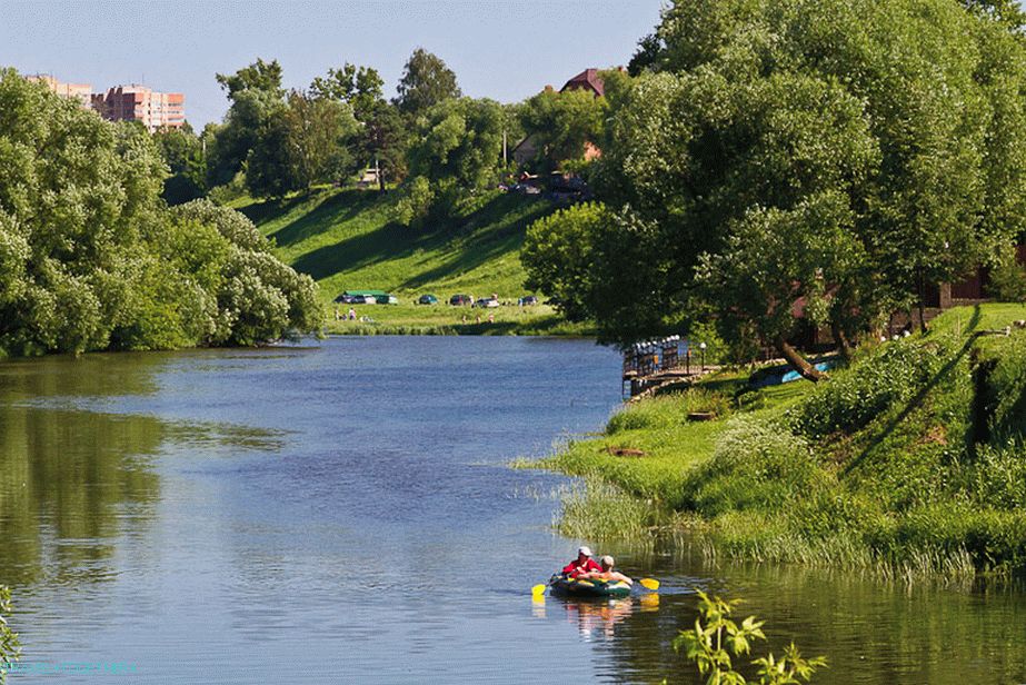 Pakhra in Dubrovitsy