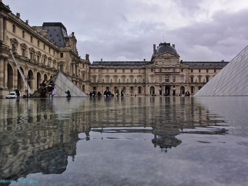 Louvre v Parizu