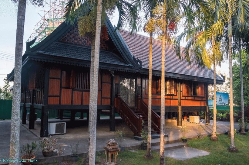 Wat Chalong v Phuketu - najbolj priljubljen tempelj na otoku