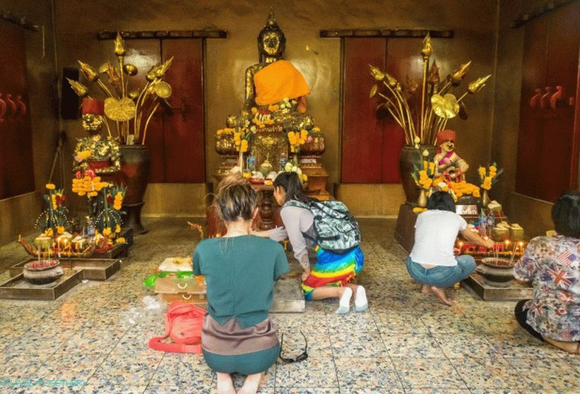 Wat Chalong v Phuketu - najbolj priljubljen tempelj na otoku
