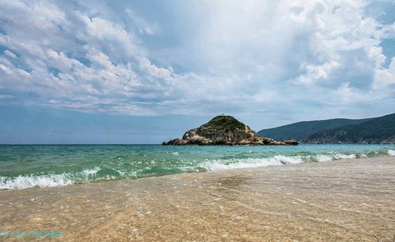 Plaža Kalamitsi