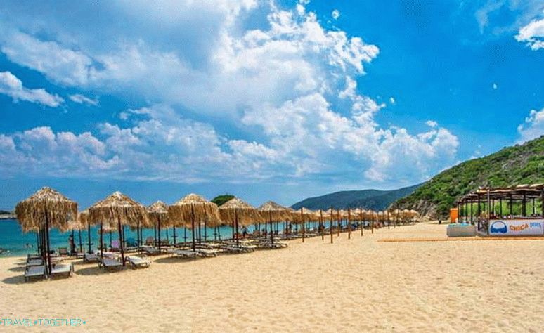 Plaža Kalamitsi