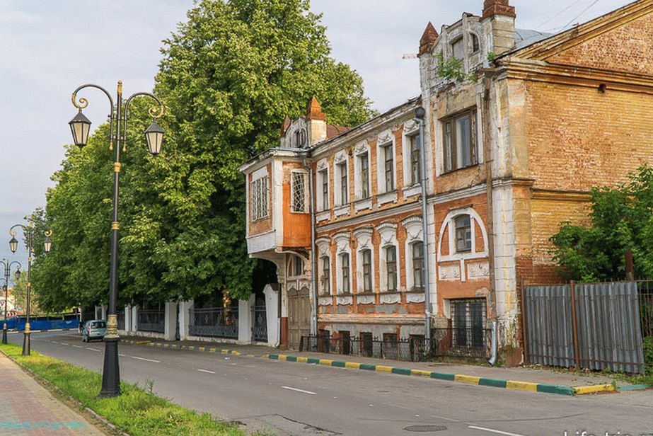 Zelo mi je bila všeč zgradba, ostaja le obnovitev