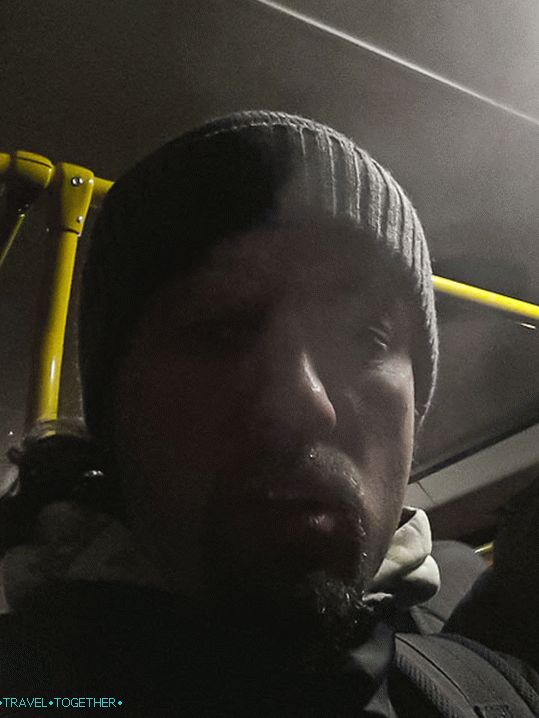 V avtobusu, ko so stali, sem mislil, da bom vrgel kopito