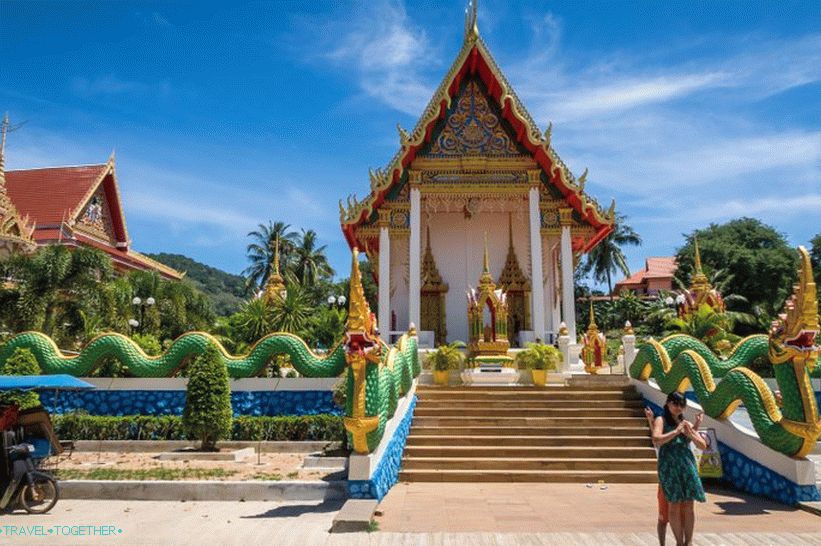 Wat Suwankiriket v Phuketu - Tempelj Karon in nočna tržnica