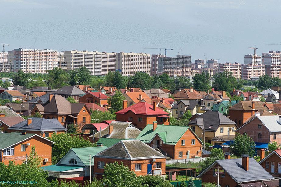 V Krasnodar, globalno gradnjo stanovanjskih območij, vendar do sedaj polovica mesta je zasebni sektor